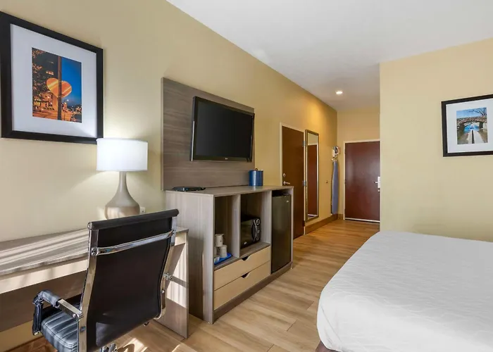 Best Western Plus Springfield Airport Inn