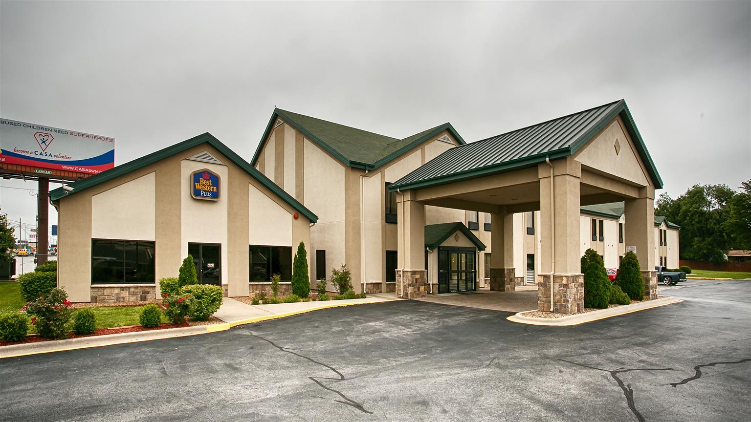Hotel Western Airport 3*