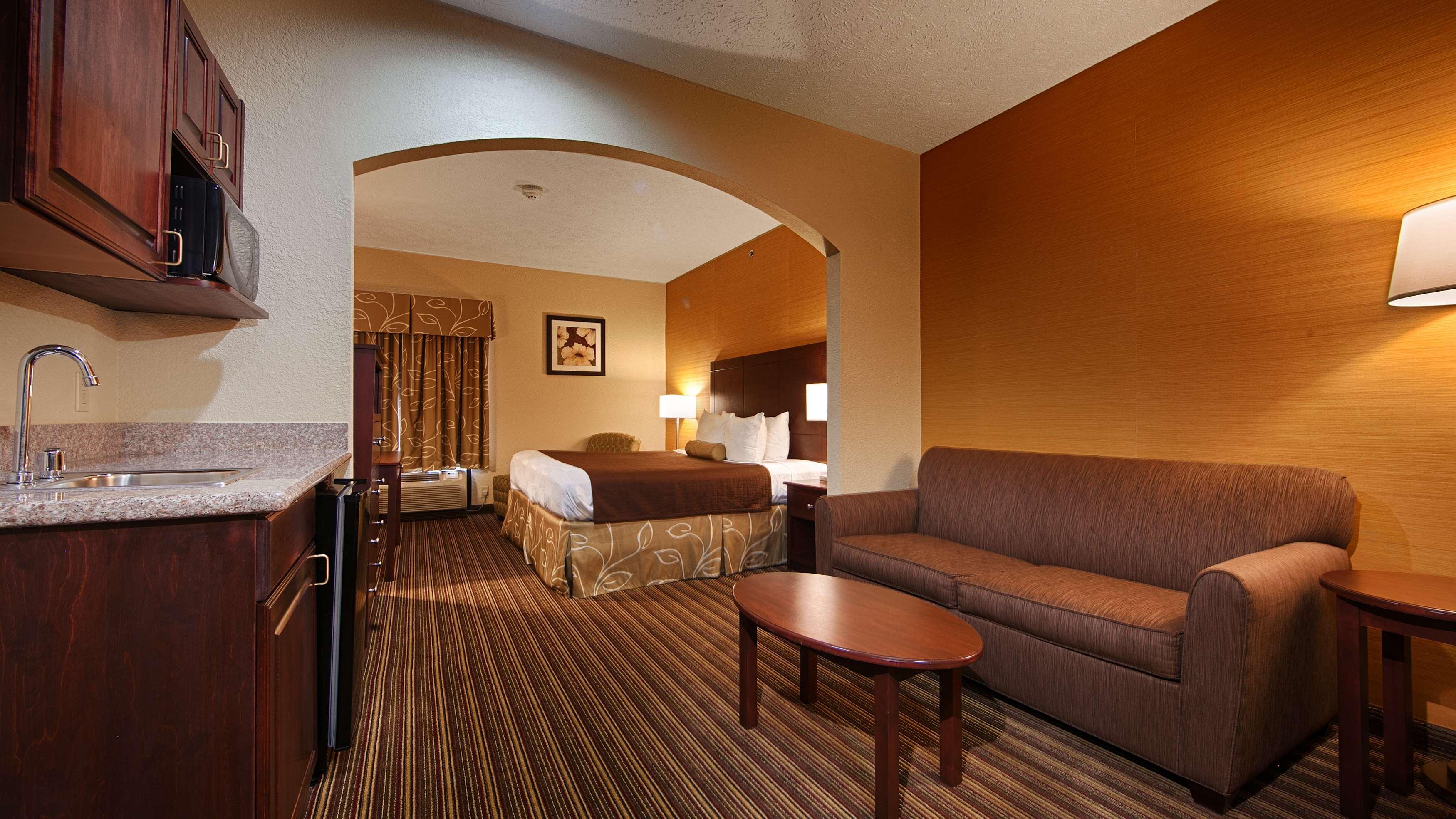 Hotel Western Airport 3*